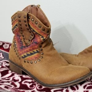 Mossimo cowgirl booties size 8